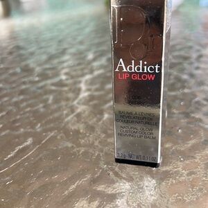 DIOR Addict LIP GLOW 006 absolutely stunning color BERRY